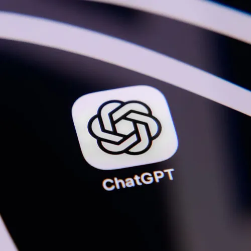 Lawsuit: ChatGPT ‑ دست‌کم‌کردن محافظ‌های سلامت روان در مواجهه با کاربر آسیب‌پذیر